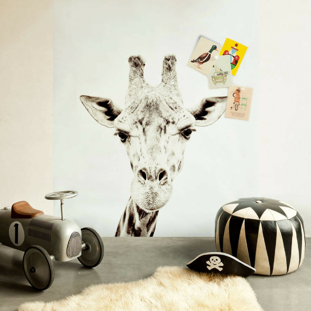 magnetic giraffe wallpaper, White Mica